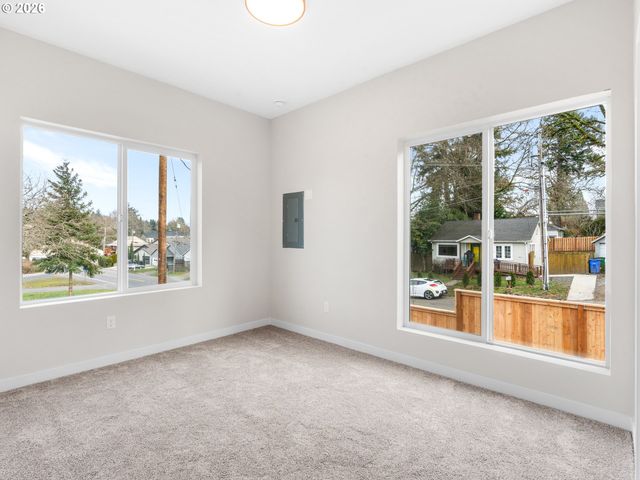 8610 Sw 21st Ave 6, Portland, OR 97219
