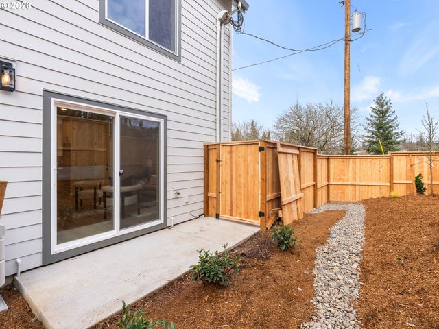 8610 Sw 21st Ave 6, Portland, OR 97219