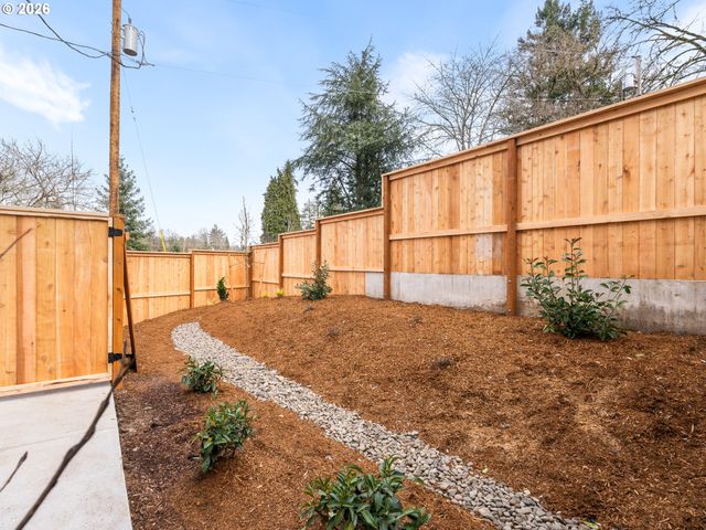 8610 Sw 21st Ave 6, Portland, OR 97219