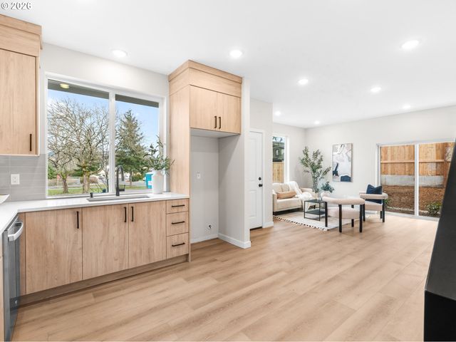 8610 Sw 21st Ave 6, Portland, OR 97219