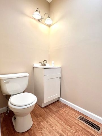 210 Roney Dr, Hopkinsville, KY 42240