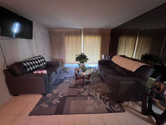 9409 BAY COLONY Drive 1E, Des Plaines, IL 60016