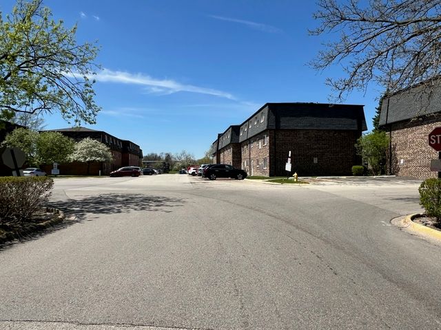 9409 BAY COLONY Drive 1E, Des Plaines, IL 60016