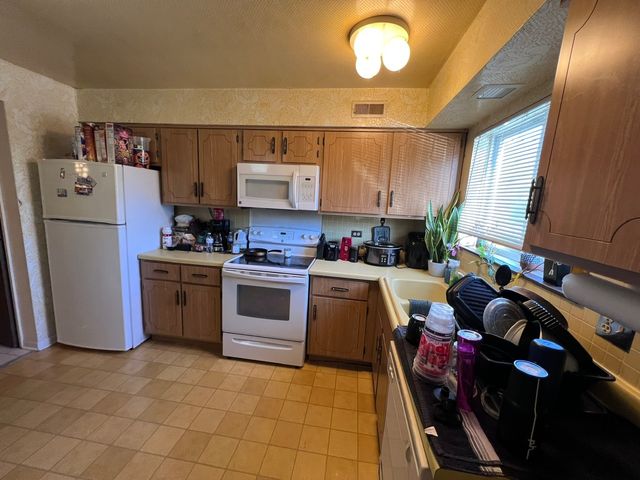 9409 BAY COLONY Drive 1E, Des Plaines, IL 60016