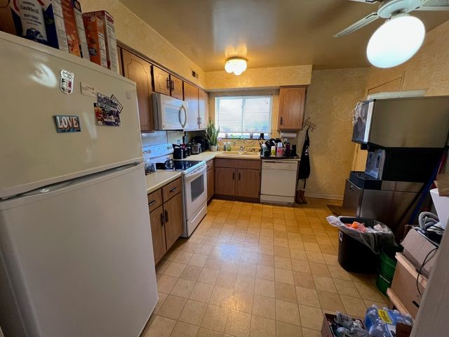 9409 BAY COLONY Drive 1E, Des Plaines, IL 60016