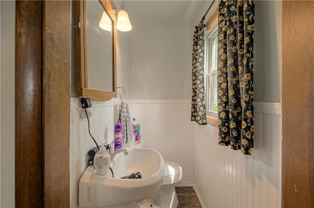 2231 N River Boulevard, Sugar Creek, MO 64050