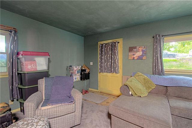 2231 N River Boulevard, Sugar Creek, MO 64050