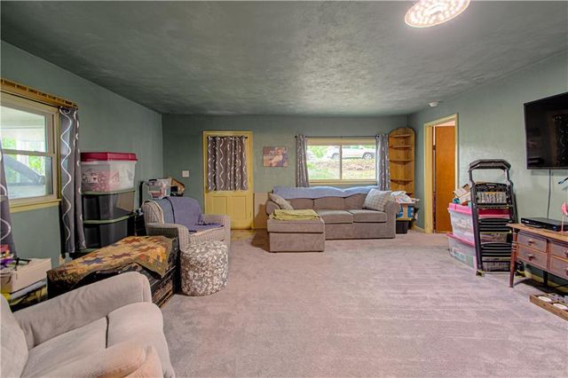 2231 N River Boulevard, Sugar Creek, MO 64050