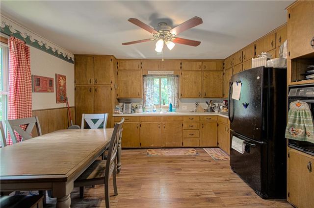 2231 N River Boulevard, Sugar Creek, MO 64050