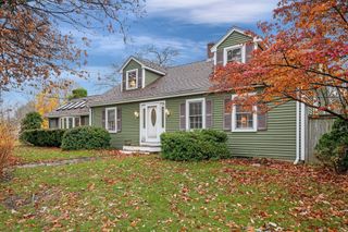 8 N Walker St, Taunton, MA 02780