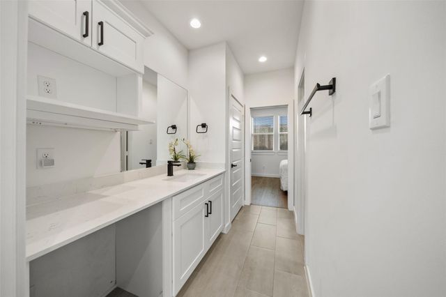 306 W Donovan Street, Houston, TX 77091