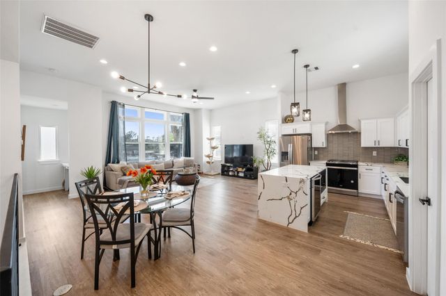 306 W Donovan Street, Houston, TX 77091