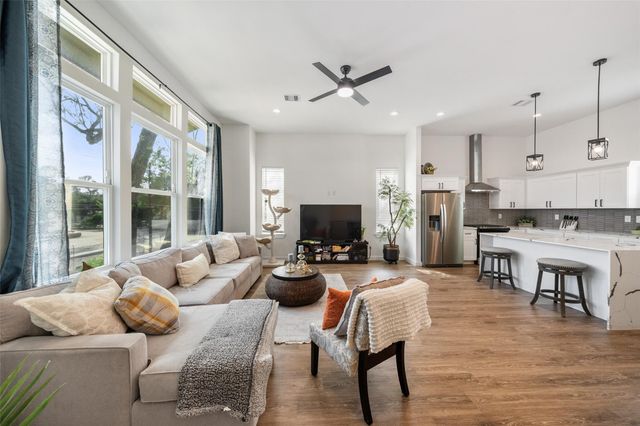 306 W Donovan Street, Houston, TX 77091