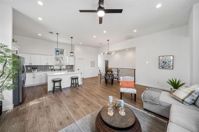 306 W Donovan Street, Houston, TX 77091