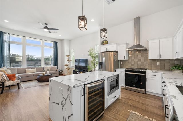 306 W Donovan Street, Houston, TX 77091