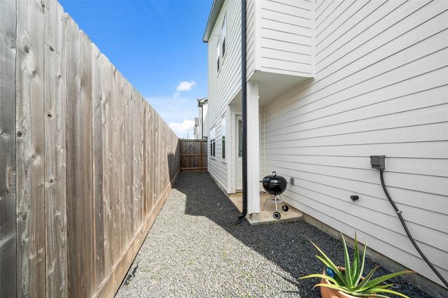 306 W Donovan Street, Houston, TX 77091