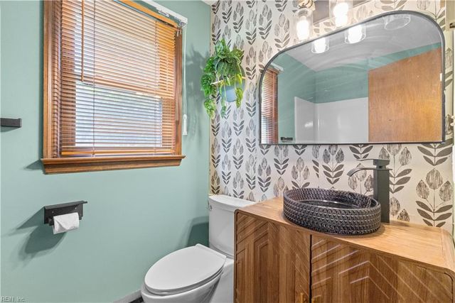 12482 Titus Cove LNDG, Carrollton, VA 23314
