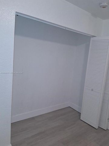 18330 SW 102nd Pl, Miami, FL 33157