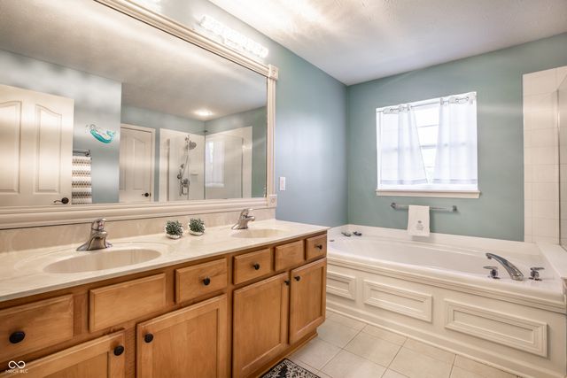 6225 Awl Court, Noblesville, IN 46062
