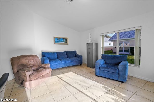 2 E Greens CIR, Lehigh Acres, FL 33936