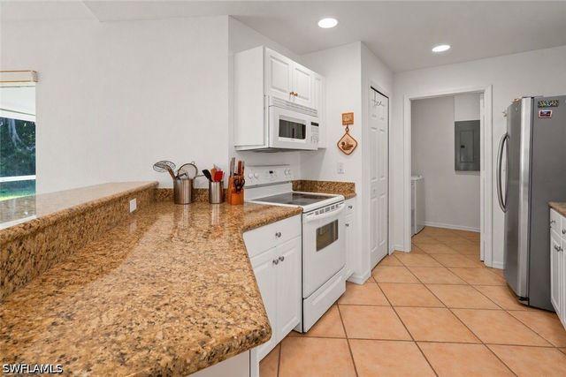 2 E Greens CIR, Lehigh Acres, FL 33936