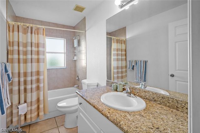 2 E Greens CIR, Lehigh Acres, FL 33936