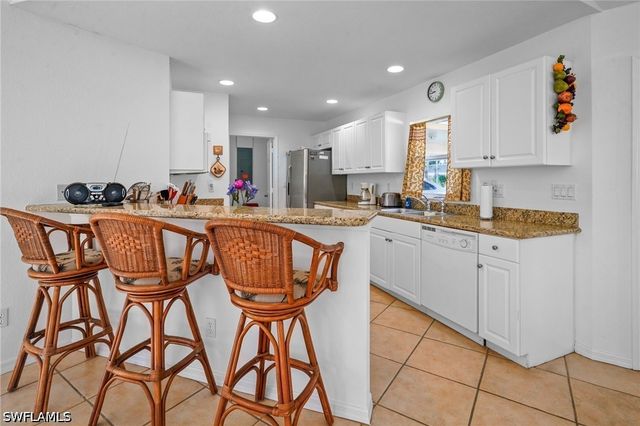 2 E Greens CIR, Lehigh Acres, FL 33936