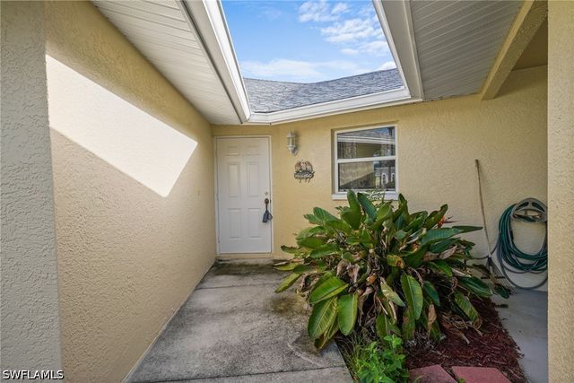 2 E Greens CIR, Lehigh Acres, FL 33936