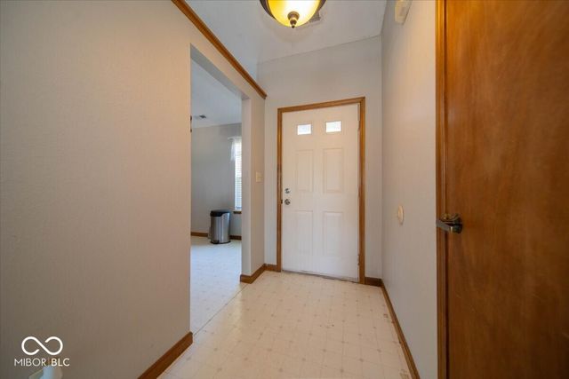 725 Lake Shore Road, Franklin, IN 46131