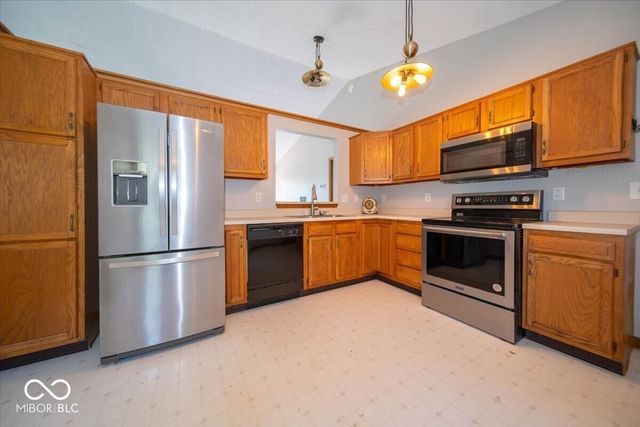 725 Lake Shore Road, Franklin, IN 46131