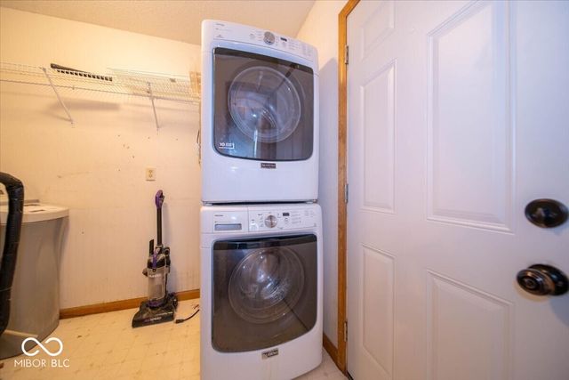 725 Lake Shore Road, Franklin, IN 46131