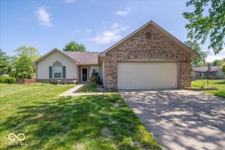 725 Lake Shore Road, Franklin, IN 46131