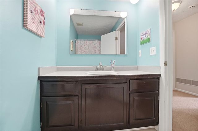 9511 Glenwyck Court, Washington Twp, OH 45458