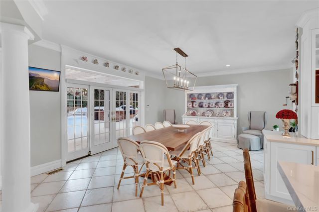 15 Pironi Court, Woodbury, NY 11797