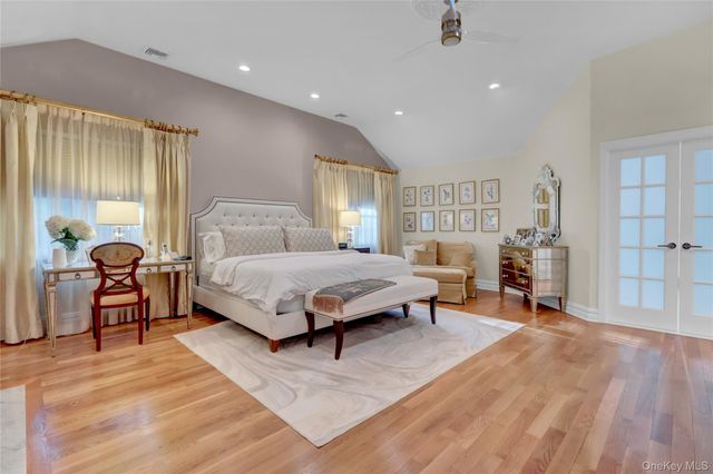 15 Pironi Court, Woodbury, NY 11797