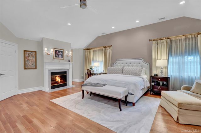 15 Pironi Court, Woodbury, NY 11797