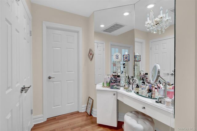 15 Pironi Court, Woodbury, NY 11797