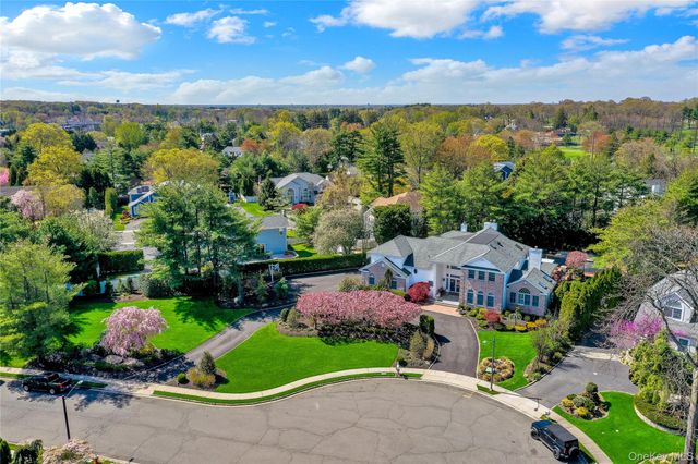 15 Pironi Court, Woodbury, NY 11797