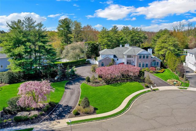 15 Pironi Court, Woodbury, NY 11797