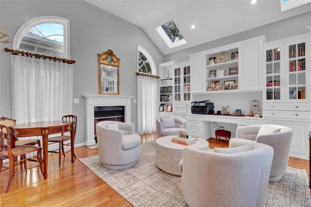 15 Pironi Court, Woodbury, NY 11797