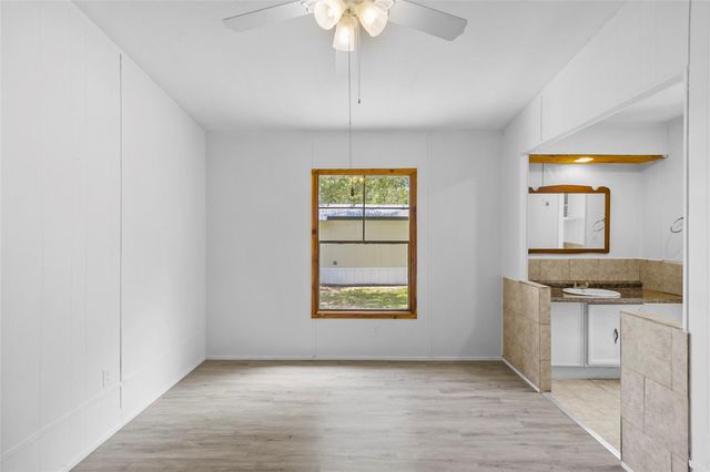 1202 Us Highway 190 18, Huntsville, TX 77340