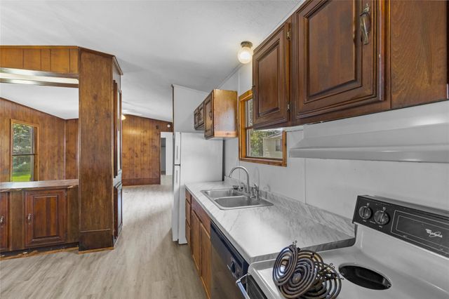 1202 Us Highway 190 18, Huntsville, TX 77340