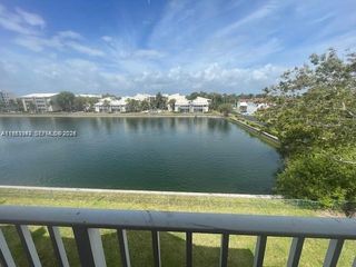 8260 SW 210th St 320, Cutler Bay, FL 33189