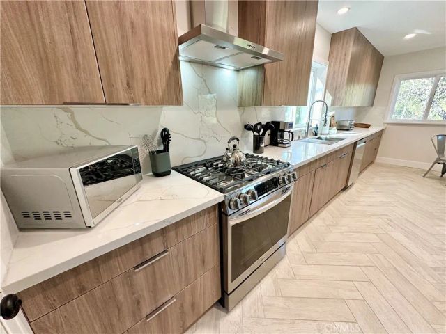 3812 Shannon, Los Angeles, CA 90027