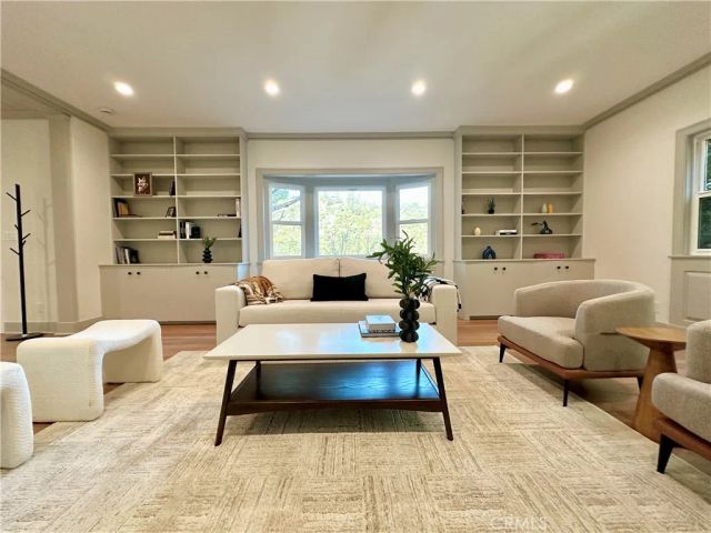 3812 Shannon, Los Angeles, CA 90027