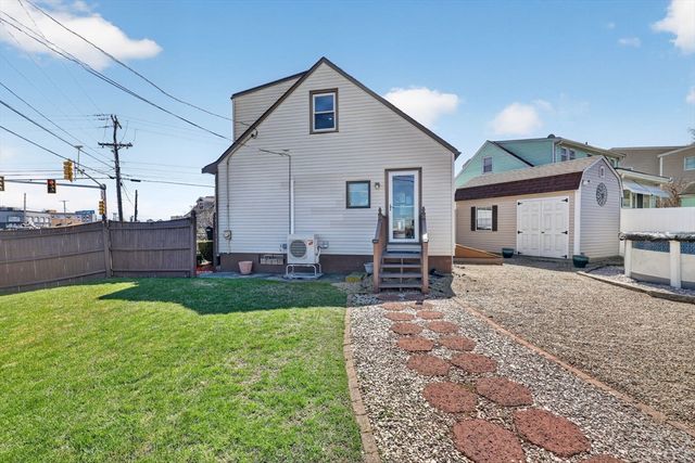 238 Squire Rd, Revere, MA 02151