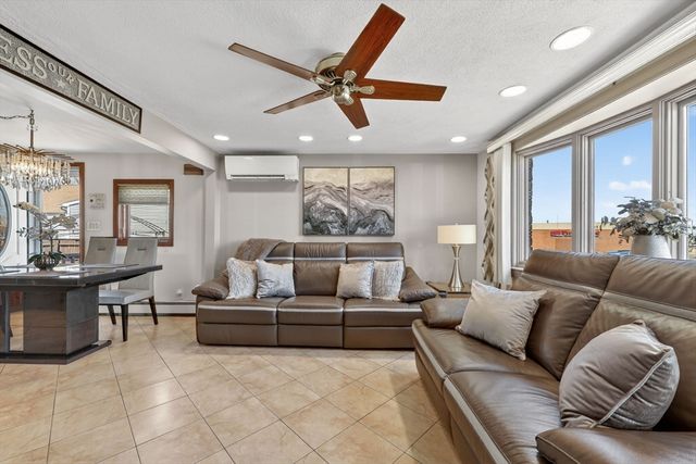 238 Squire Rd, Revere, MA 02151