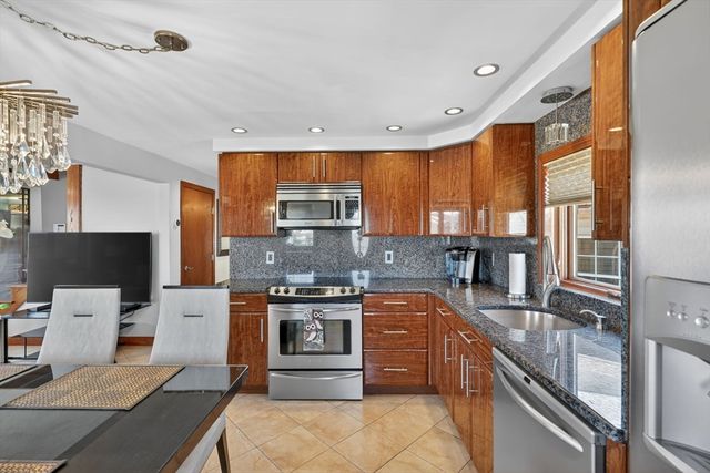 238 Squire Rd, Revere, MA 02151