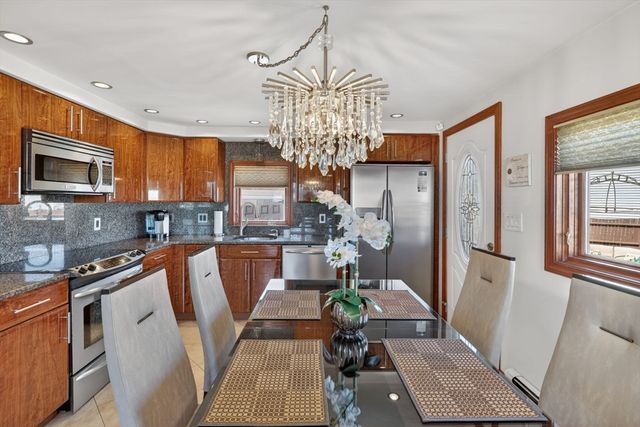 238 Squire Rd, Revere, MA 02151