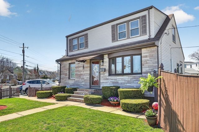 238 Squire Rd, Revere, MA 02151